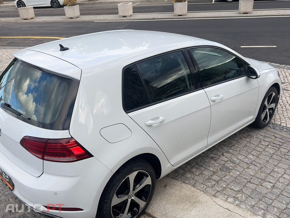 Volkswagen Golf 1.6 TDI Confortline