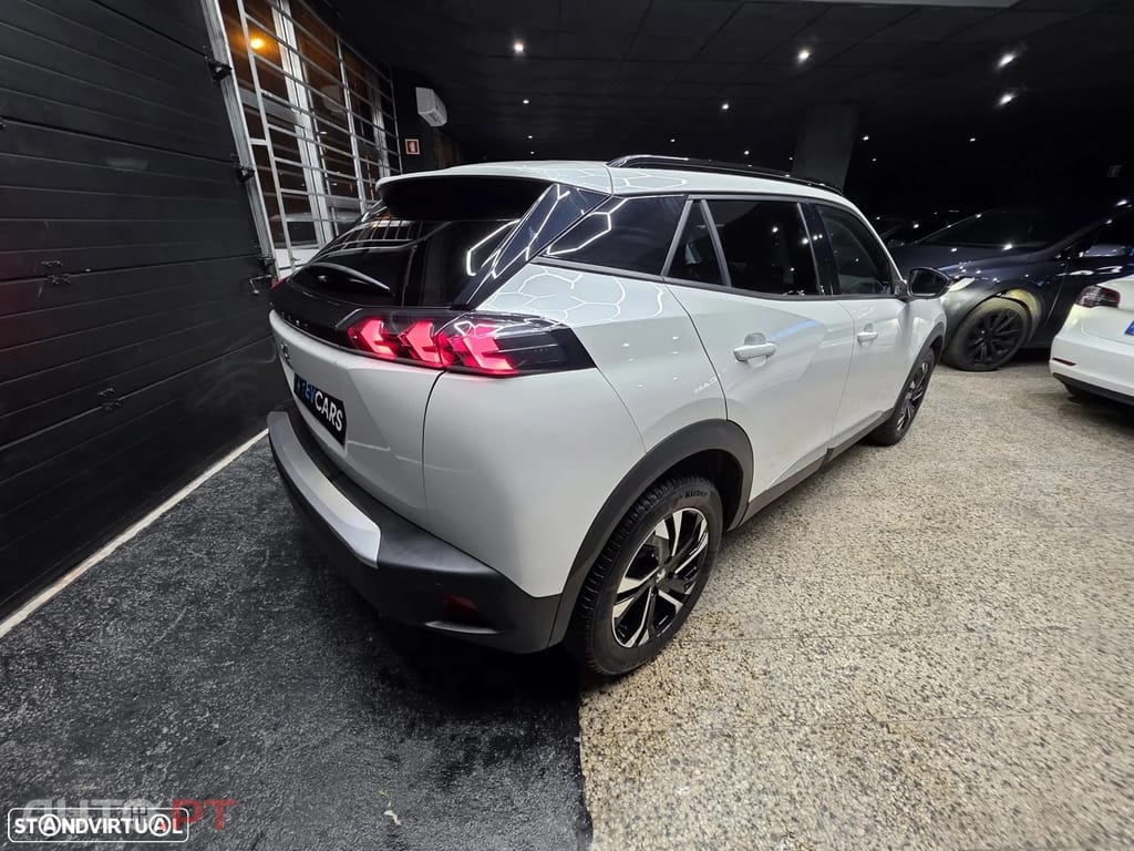 Peugeot E-2008 50 kWh Allure Pack