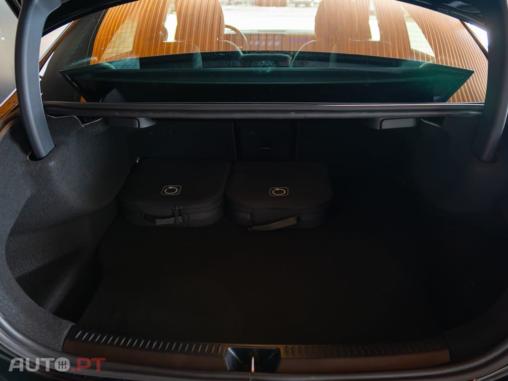 Mercedes-Benz A 250 e AMG Line