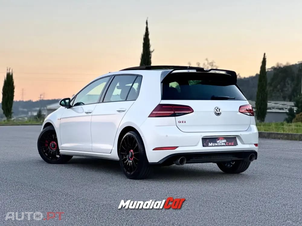 Volkswagen Golf 2.0 TSI GTI DSG Performance