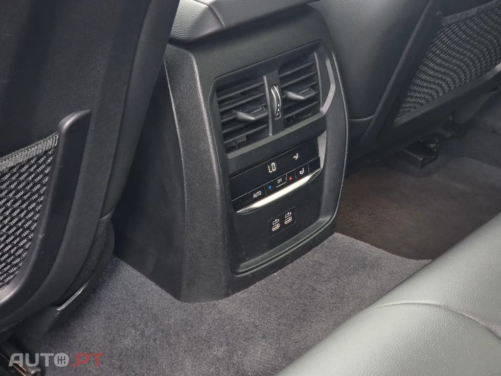 BMW 330 e Pack M Auto — fotografia 15