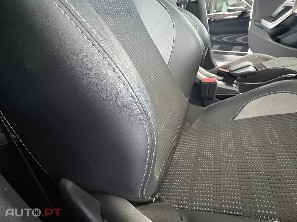 Peugeot 2008 1.2 PureTech Allure