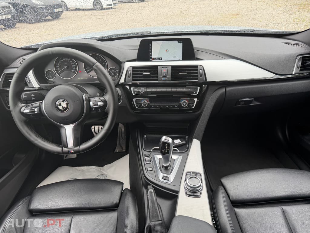 BMW 330 e iPerformance Pack M