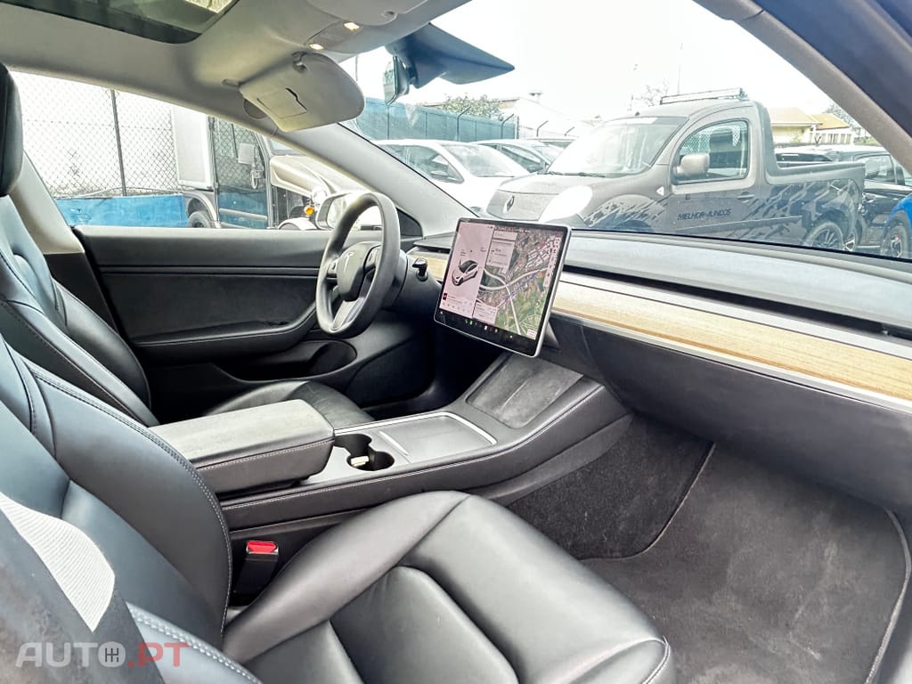 Tesla Model 3 Long-Range Dual Motor AWD