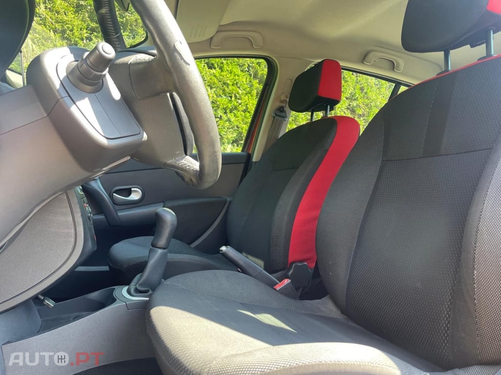 Renault Clio 1.2 16V Rip Curl