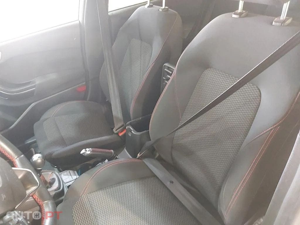 Ford Fiesta 1.0 EcoBoost MHEV ST-Line