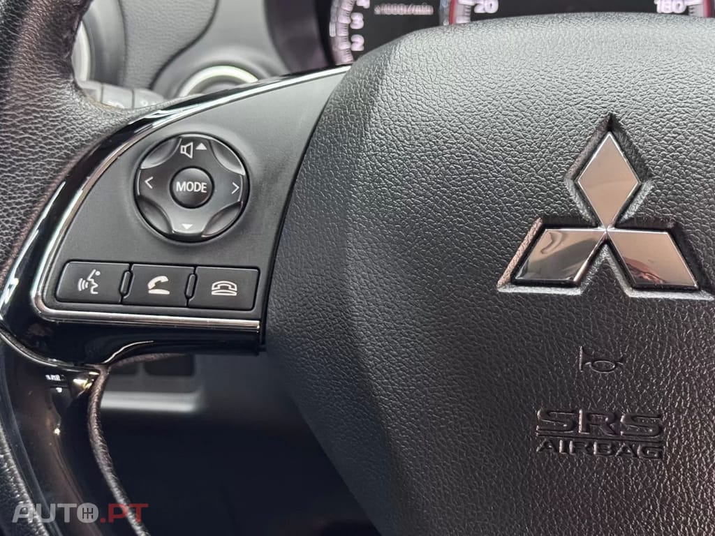 Mitsubishi Space Star 1.2 Intense Connect Edition