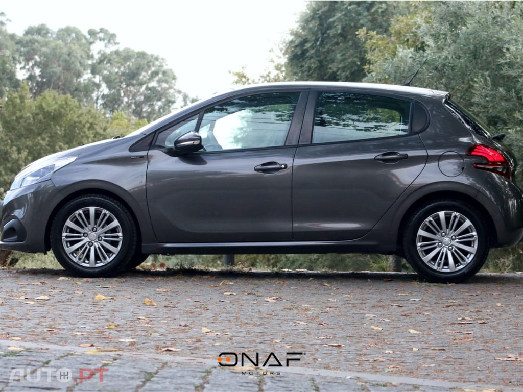 Peugeot 208 1.2 PureTech Signature