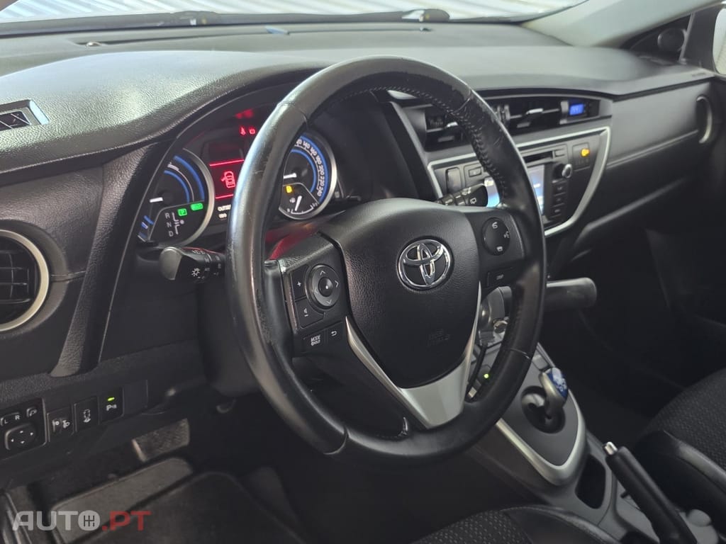 Toyota Auris Touring Sports 1.8 HSD Exclusive