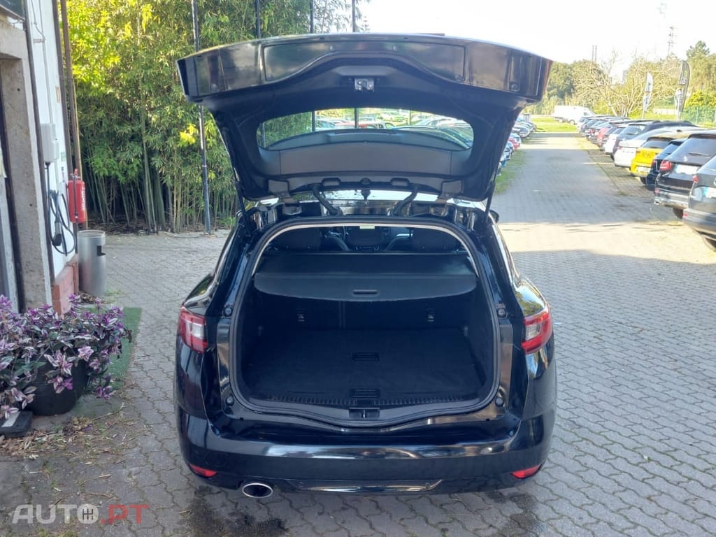 Renault Mégane Sport Tourer 1.5 Blue dCi Intens EDC