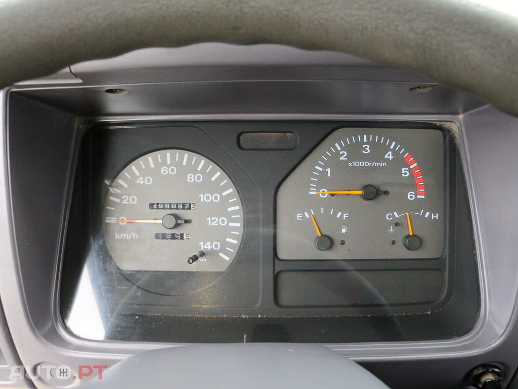 Nissan Cabstar 2.7 TD 90.32/3 L