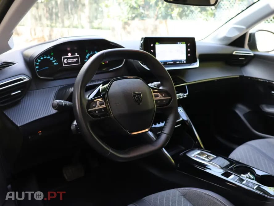 Peugeot E-208 50 kWh Style