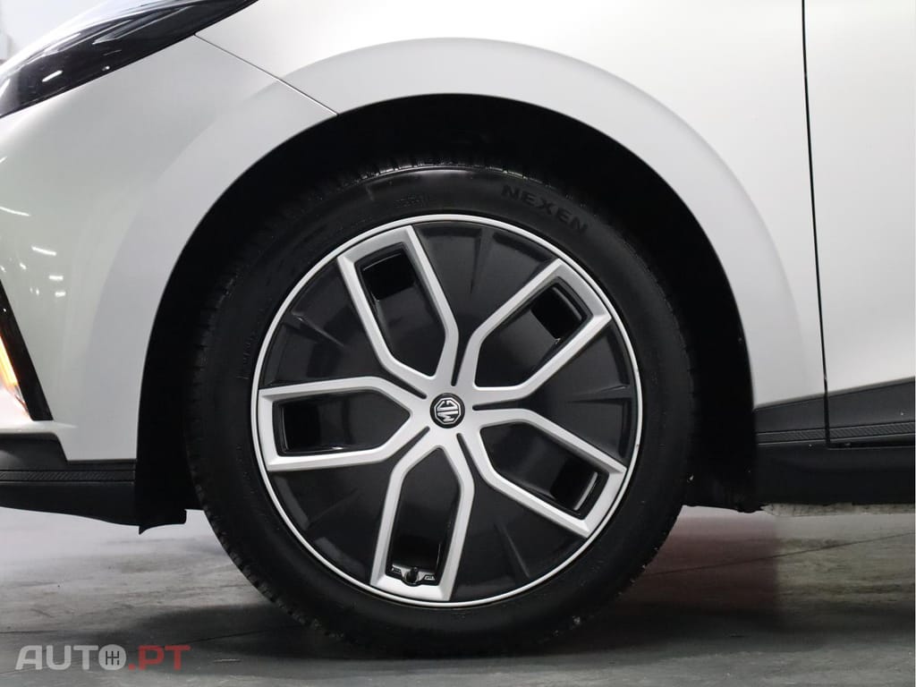 MG MG4 64kwh luxury Heat Pump