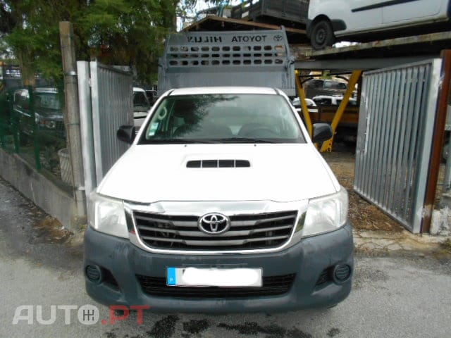 Toyota Hilux 2.5D-4D 4X2 Báscula nova
