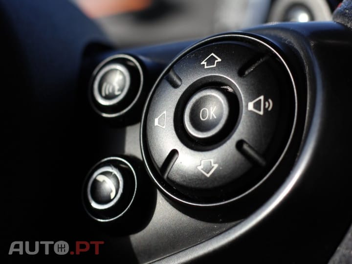 MINI Cooper Cooper SD Auto Desportiva