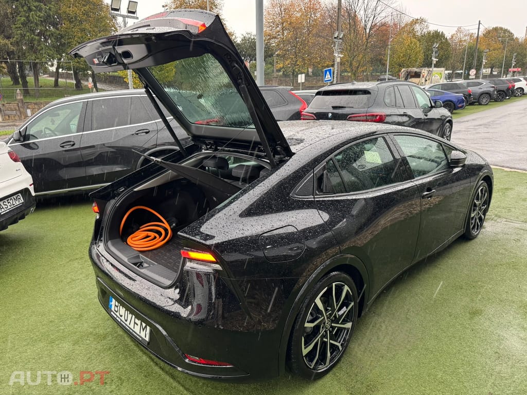 Toyota Prius 2.0 Plug-in Luxury