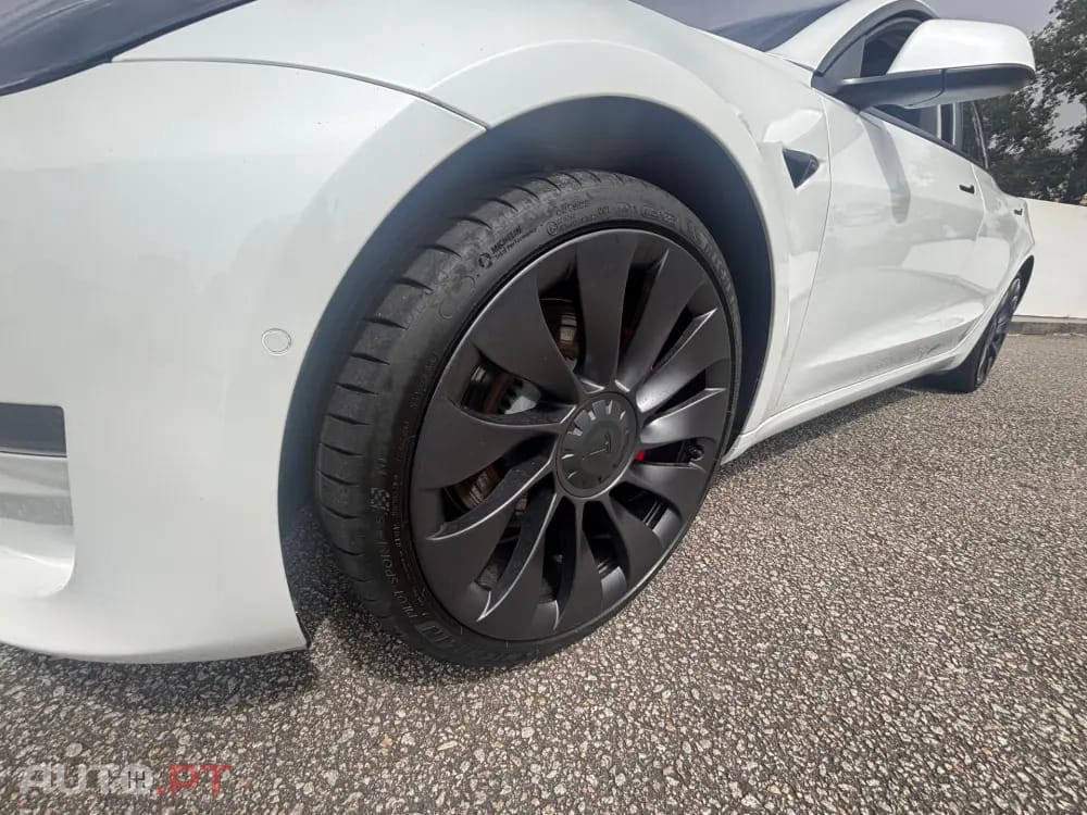 Tesla Model 3 Long Range AWD Dual Motor Performance