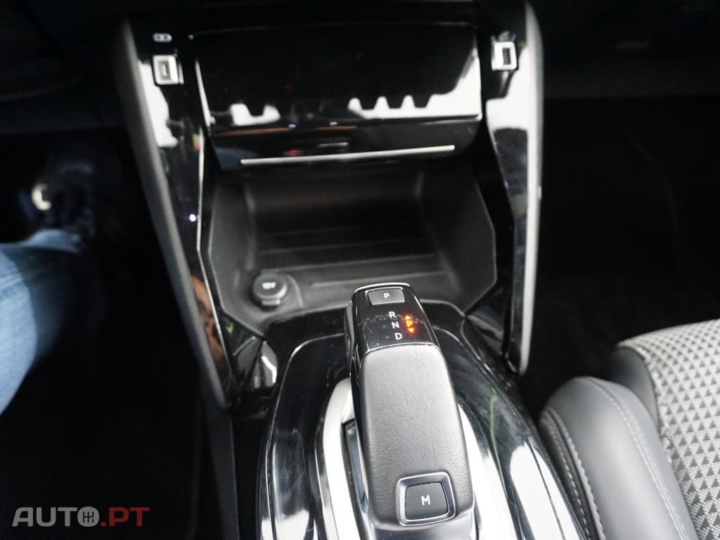 Peugeot 208 1.2 PureTech GT Line EAT8