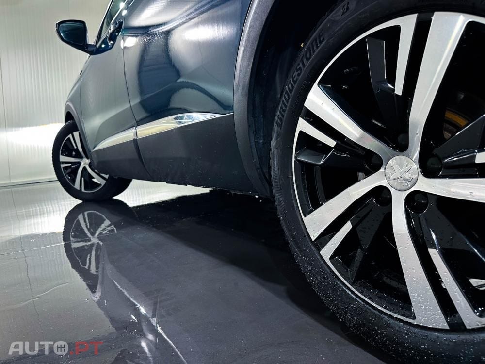 Peugeot 5008 Hybrid 136 e-DSC GT