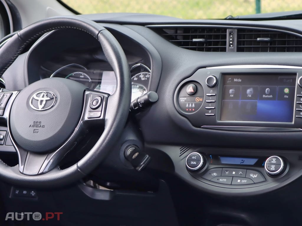 Toyota Yaris 1.5 HSD 20 Anos