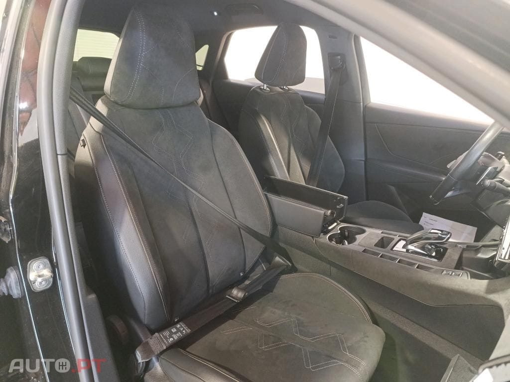 DS DS7 Crossback E-Tense Performance Line EAT8