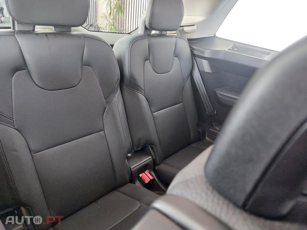 Volvo XC90 2.0 T8 PHEV Momentum Plus AWD