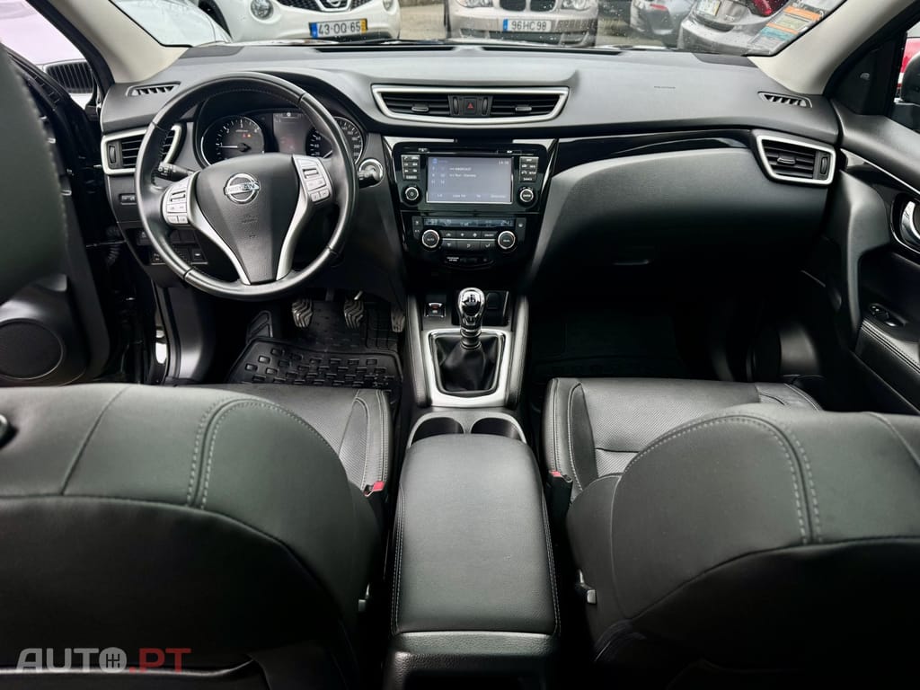 Nissan Qashqai 1.5 dCi Tekna Pele