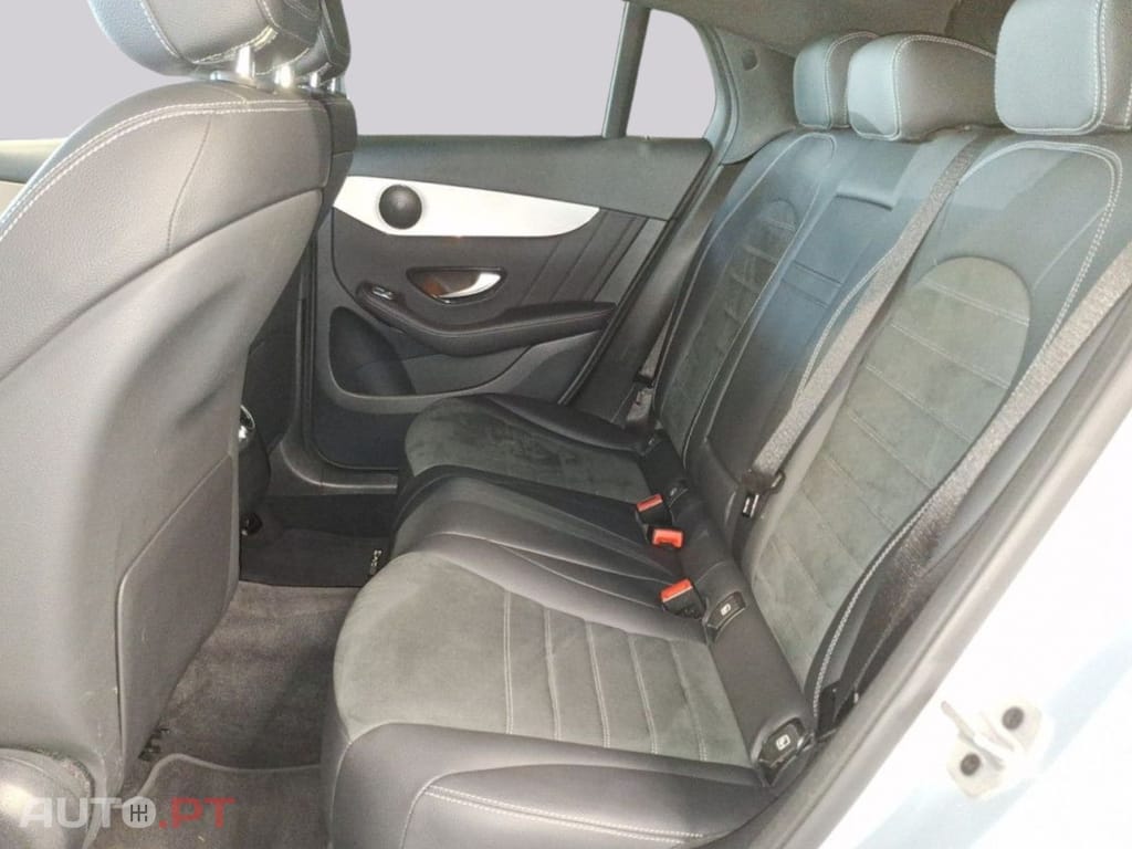 Mercedes-Benz GLC 300 I.V.A DEDUTÍVEL de 4M AMG