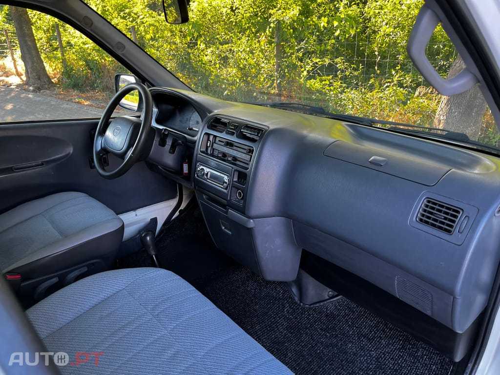 Toyota HiAce 9 Lugares