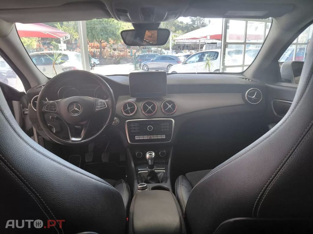 Mercedes-Benz CLA 180 d Urban