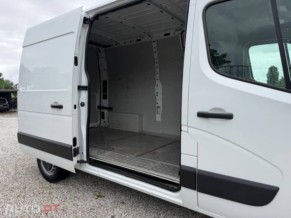 Renault Master 2.3 dCi L2H2 3.3T SS