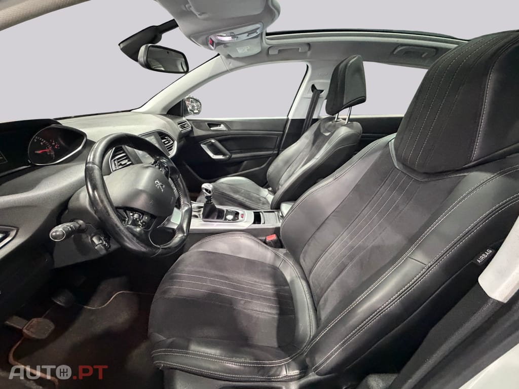 Peugeot 308 1.2  Feline
