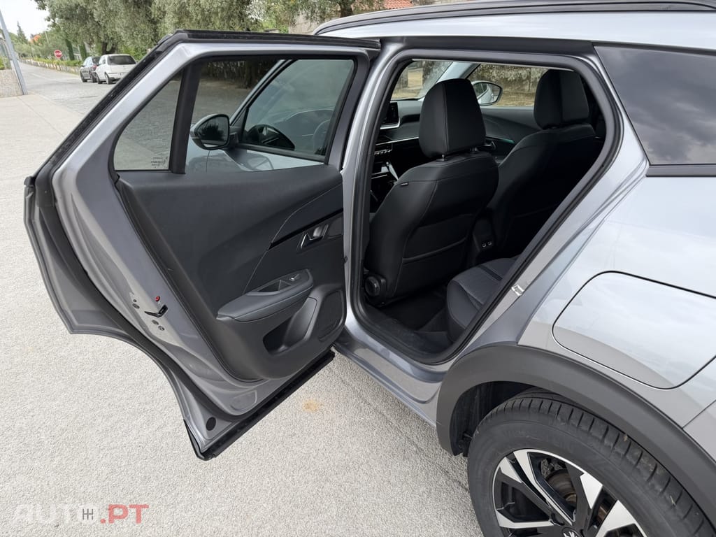 Peugeot E-2008 50 kWh Allure
