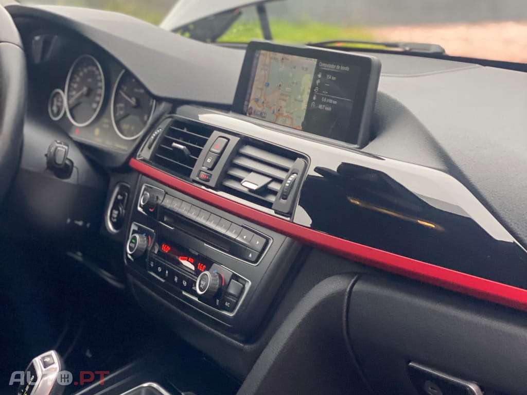 BMW 320 d Touring Sport-Aut. Blue Performance Modern Line