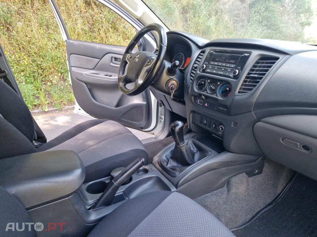 Mitsubishi L200 2.3 DI-D CD Invite 2WD
