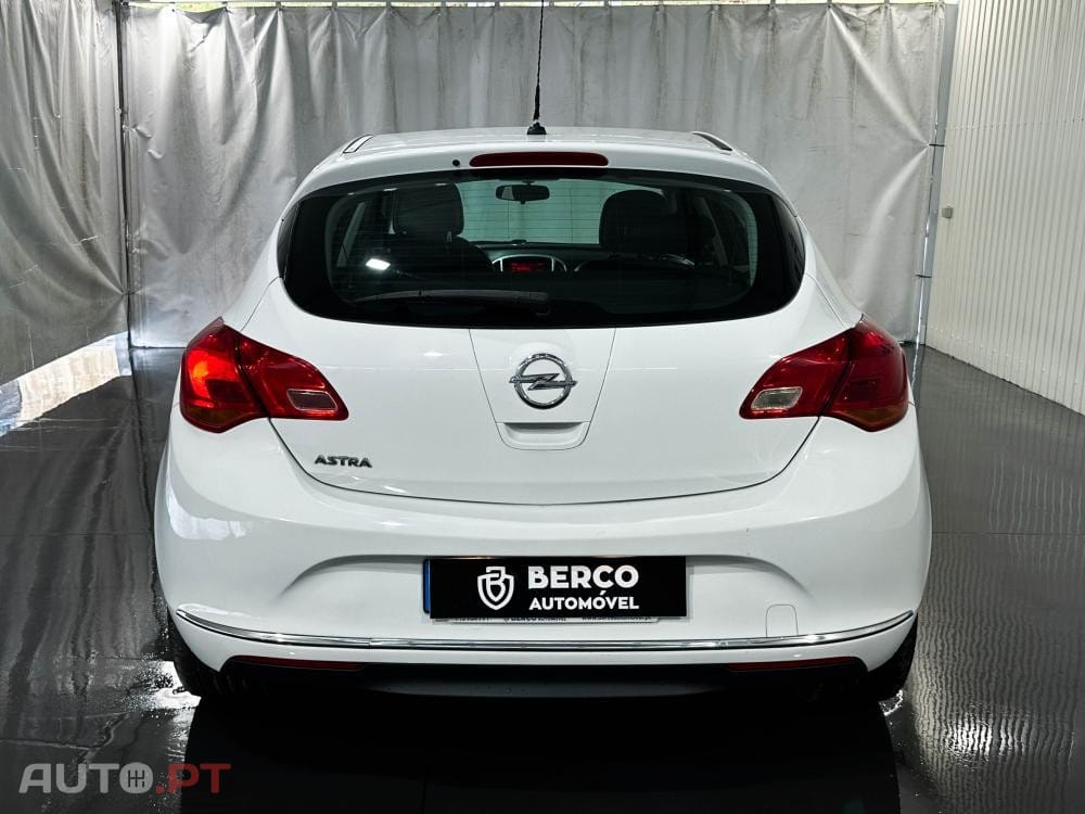 Opel Astra 1.6 CDTI Cosmo S/S J18