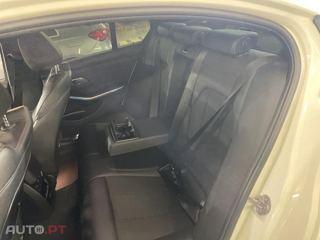 BMW 320 e Pack Essence Auto