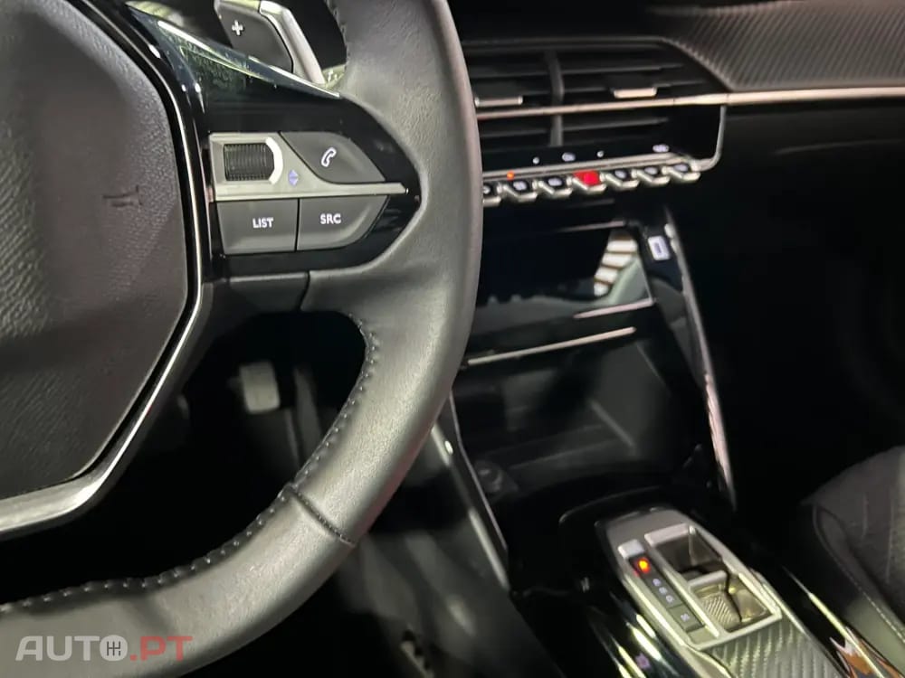 Peugeot 208 1.2 Hybrid Allure e-DCS6