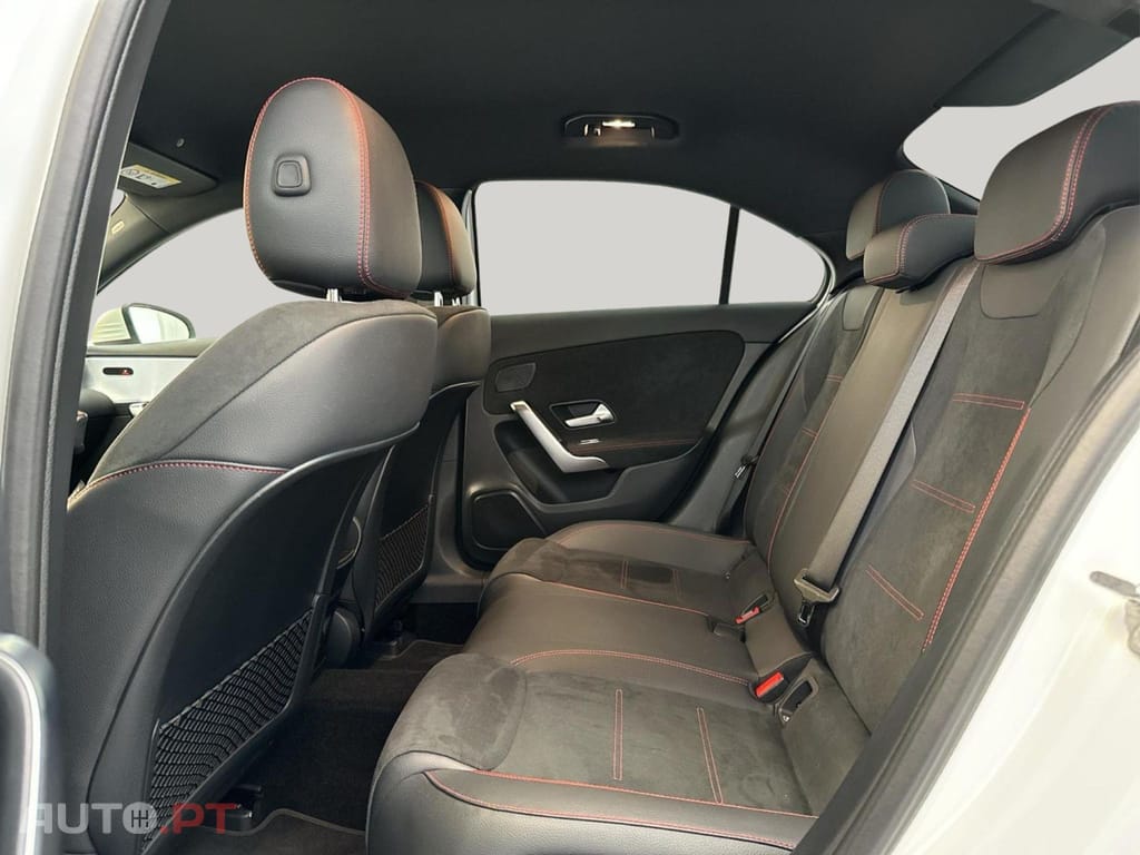 Mercedes-Benz A 250 I.V.A DEDUTIVEL AMG Line