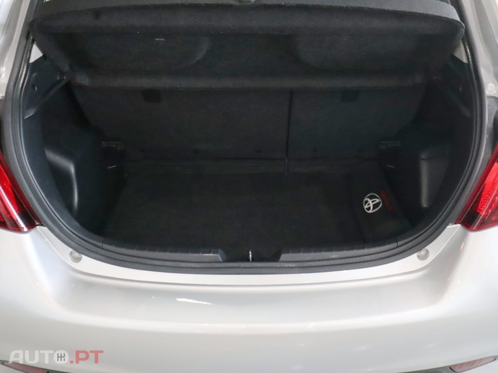 Toyota Yaris 1.5 HSD Active