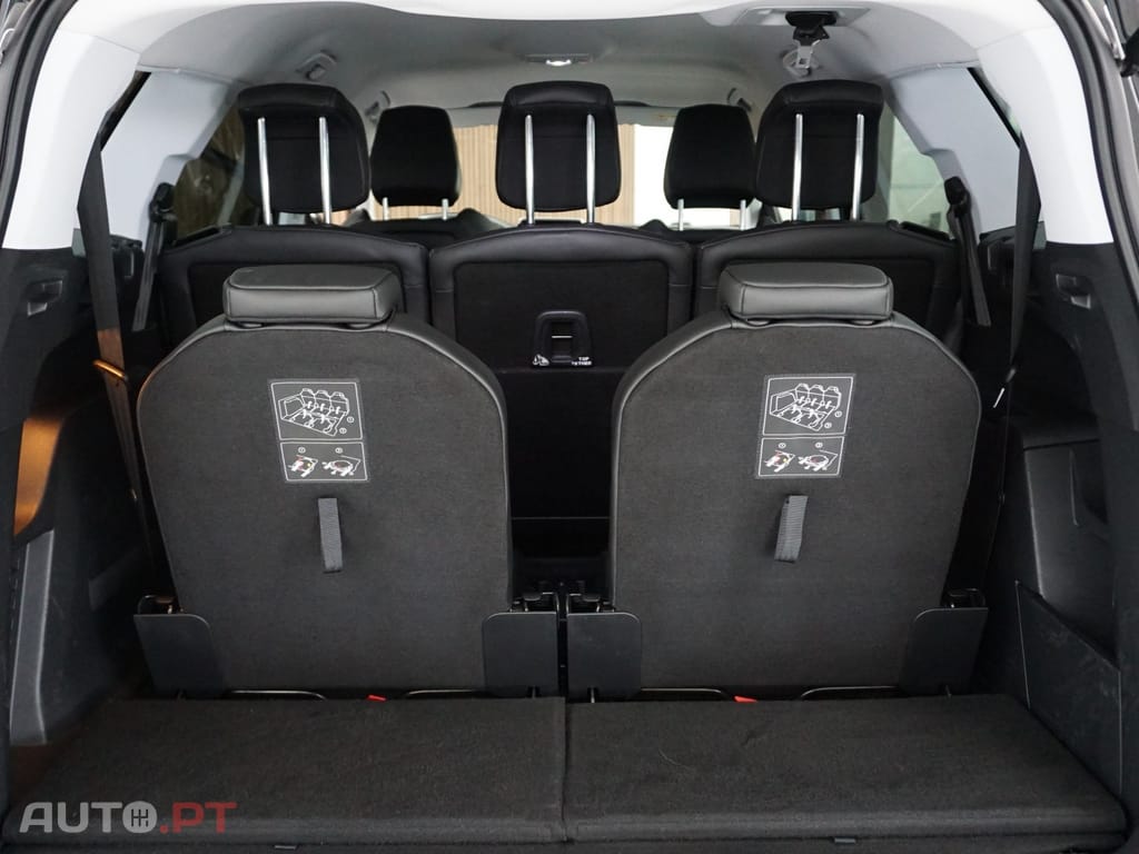 Peugeot 5008 1.2 PureTech Allure J18