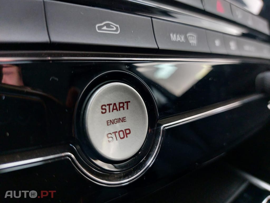 Jaguar XE 2.0 D Prestige