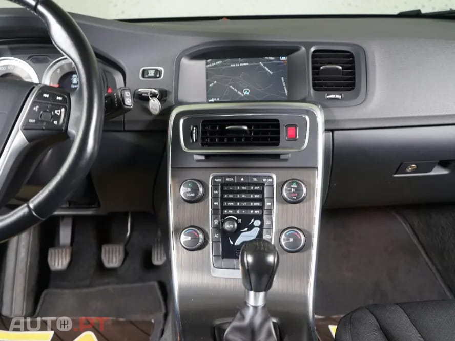 Volvo V60 1.6 D2 Momentum Eco