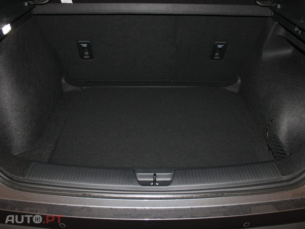 MG MG4 EV STANDARD RANGE TECNHO I.V.A DEDUTIVEL