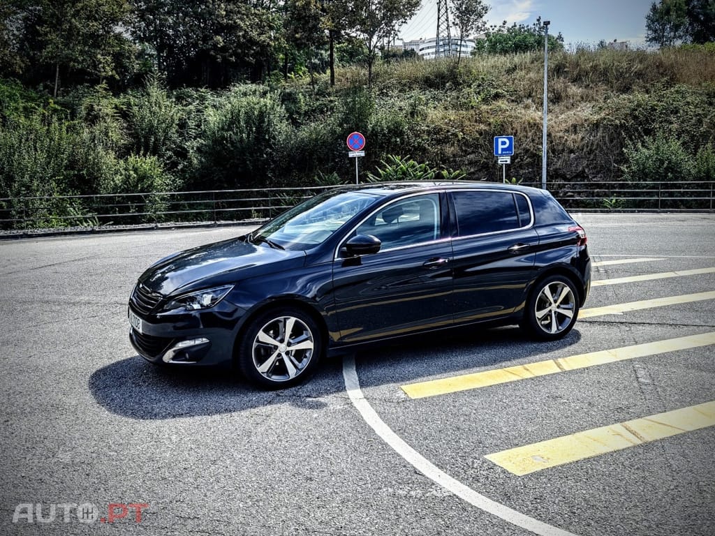 Peugeot 308 1.2 PureTech Allure Full LED