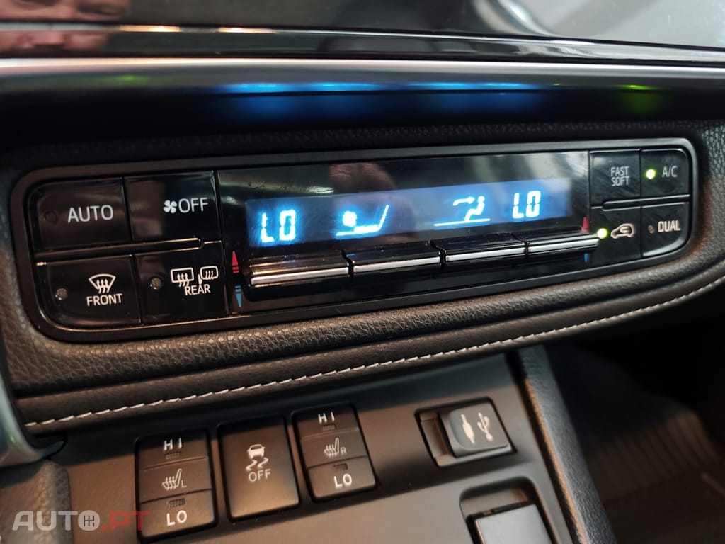 Toyota Auris Touring Sports 1.8 HSD Exclusive+Navi