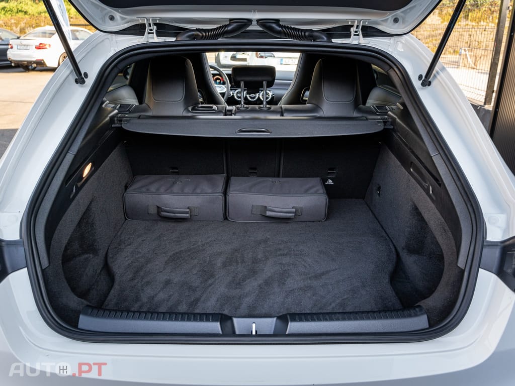 Mercedes-Benz CLA 250 e AMG Line