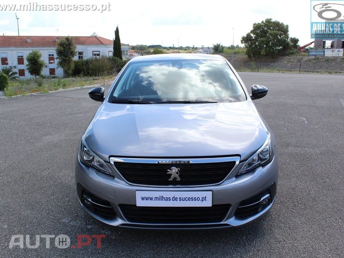 Peugeot 308 1.5 BlueHDI STYLE Aut. 131 CV