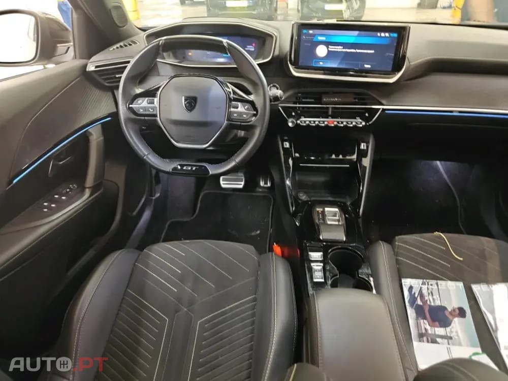 Peugeot E-2008 GT