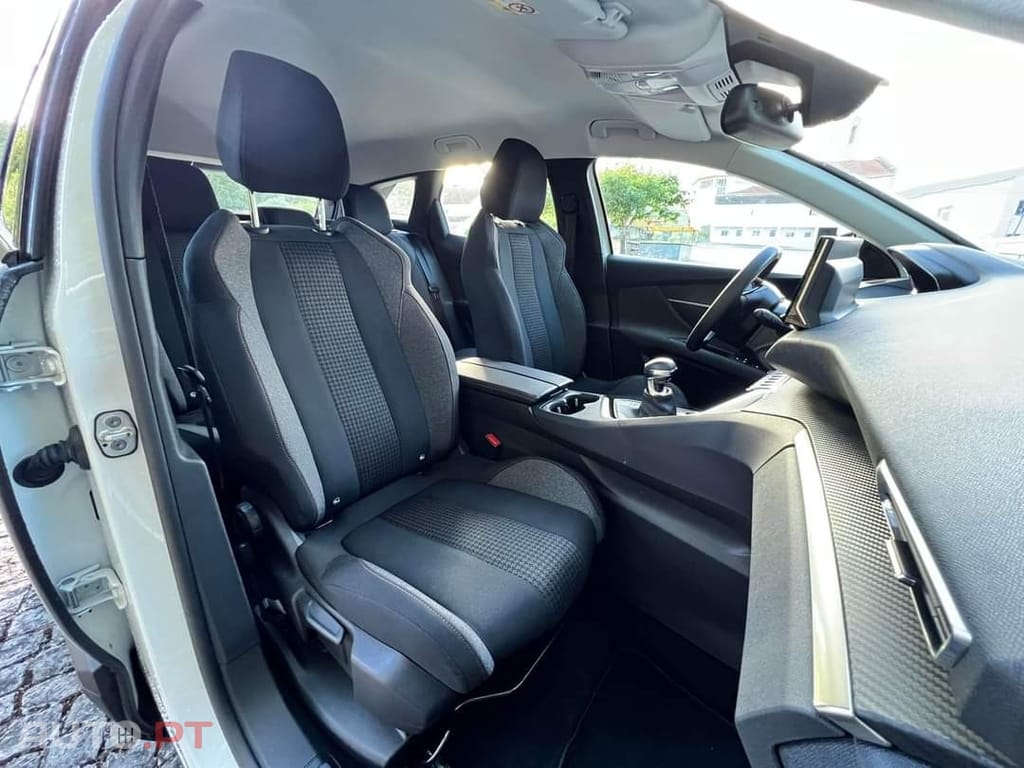 Peugeot 3008 PureTech 130 Stop & Start GPF Active Pack